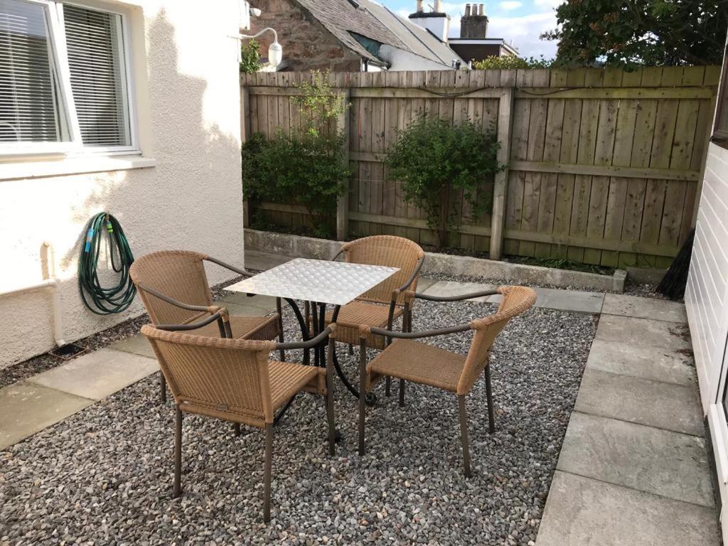 No 10 The Cottage Inverness Esterno foto